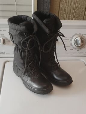 Coach Black Quilted Lace-Up Winter Boots Size 8.5 Women's